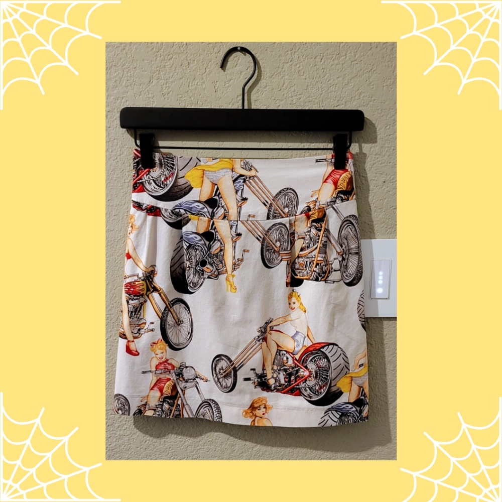 Adorable Pin-up Print Skirt